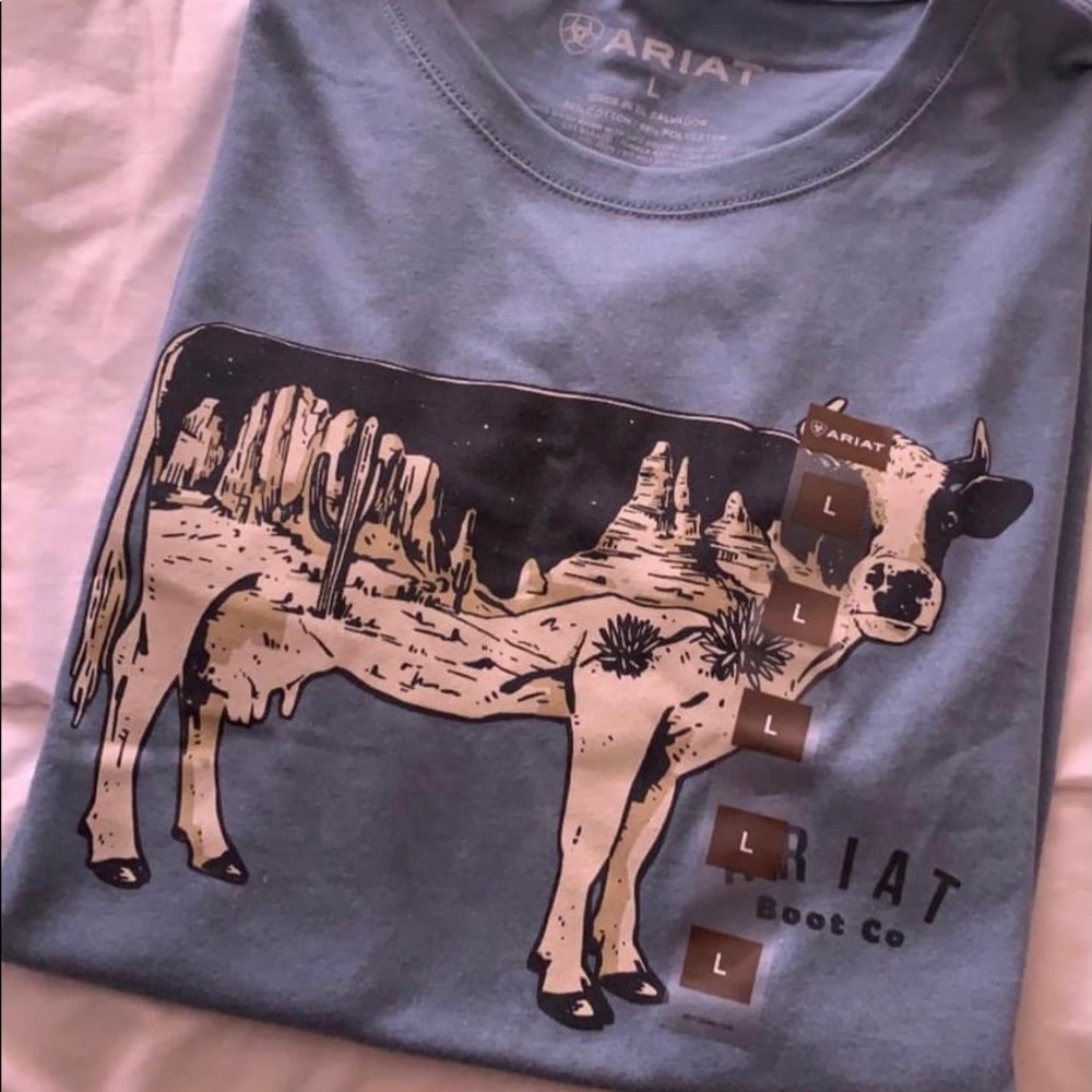 Women’s Ariat tee shirt